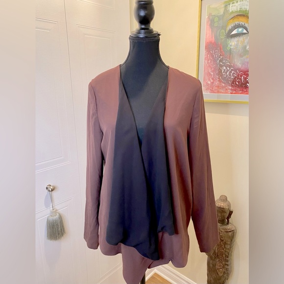 Vero Moda Jackets & Blazers - Vero Moda “Just Easy LS. Poly Shirtigan” 😊 Waterfall fabric front. Super flowy